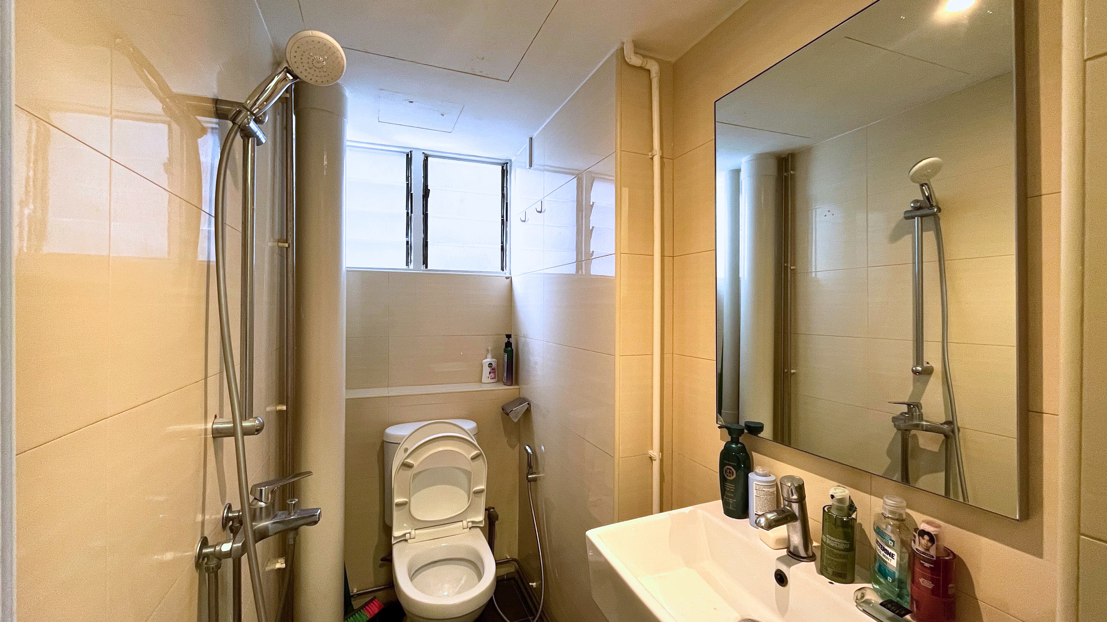 Deluxe Common Single | West Wood Hostel @ Chancery Court - Media 5