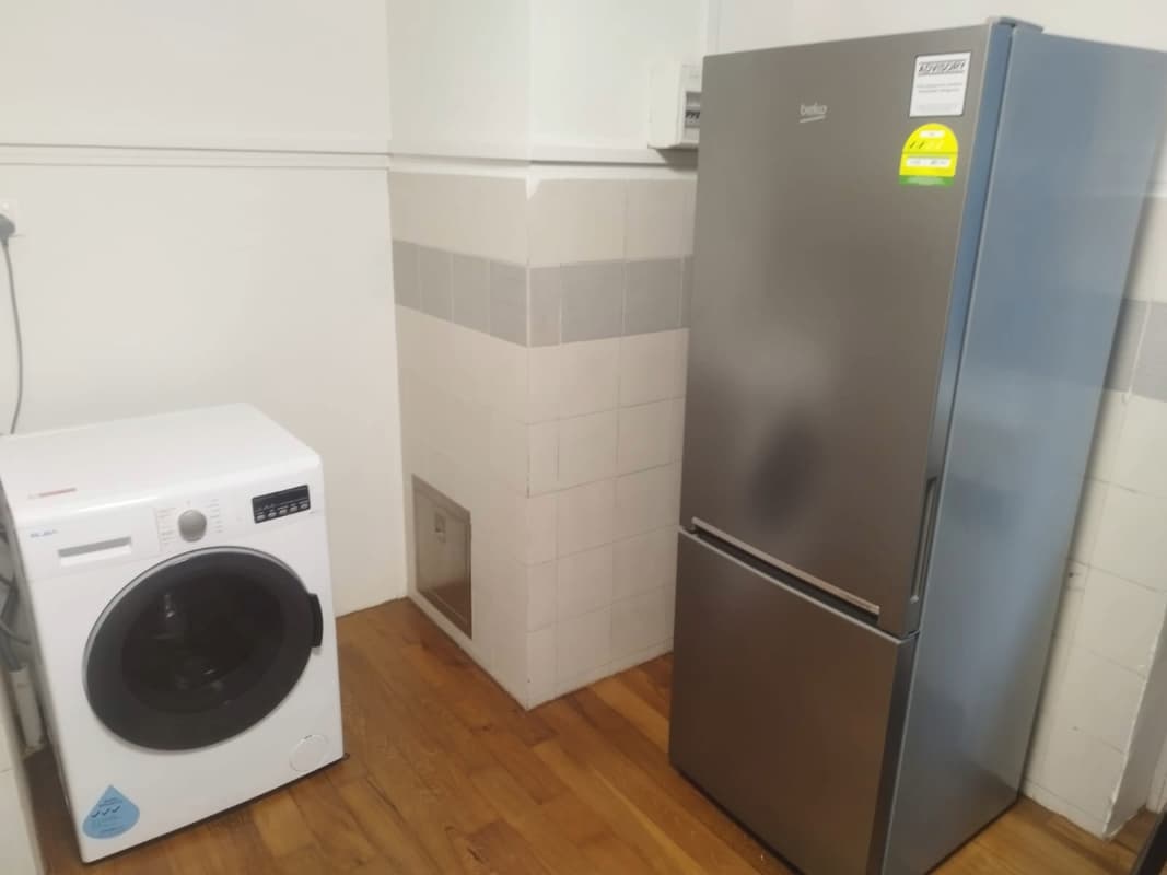 Deluxe Common Single | West Wood Hostel @ Chancery Court - Media 5