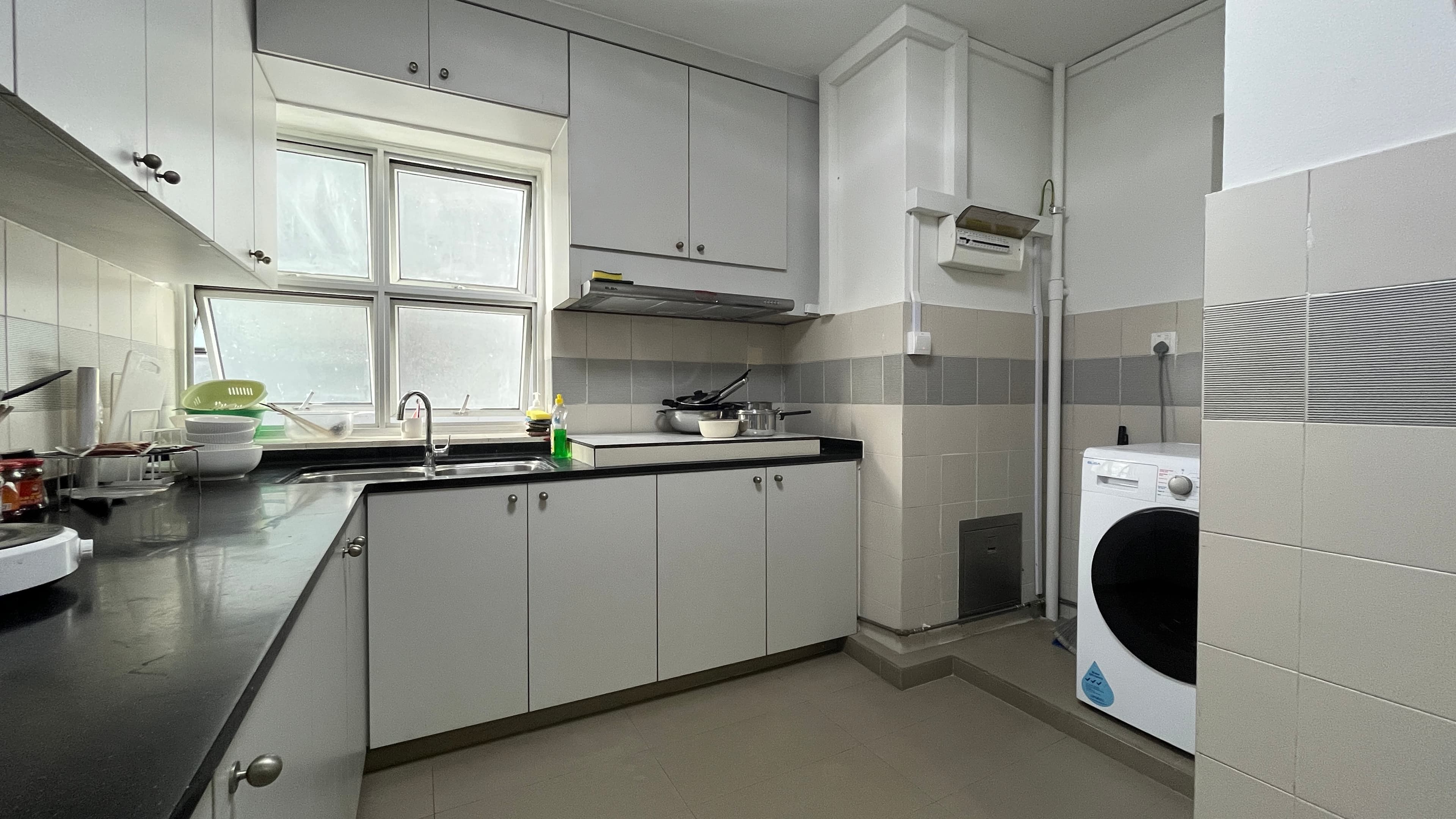 Deluxe Common Single | West Wood Hostel @ Chancery Court - Media 4