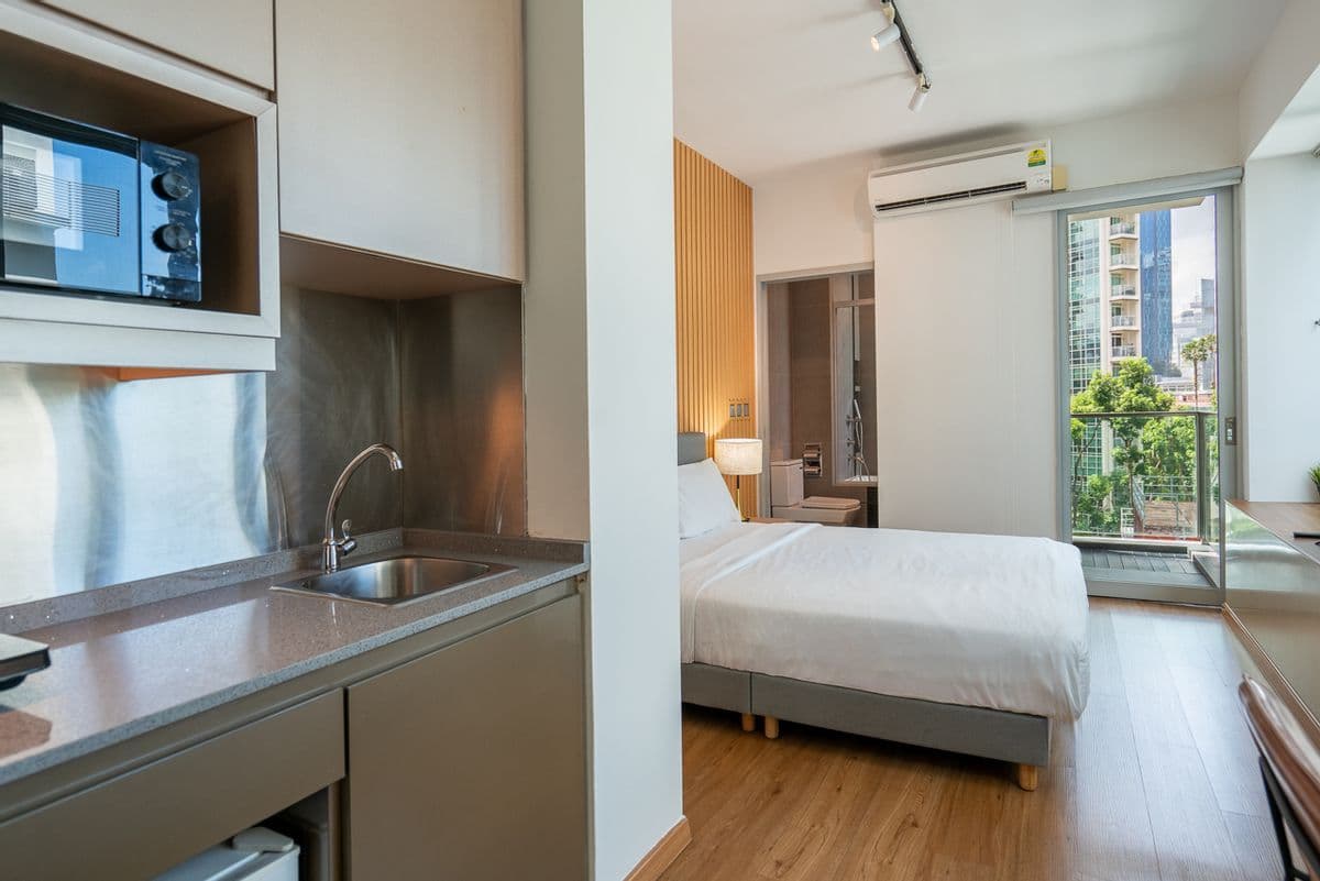 Glow Studio | Balcony | MetroResidences Newton - Media 3